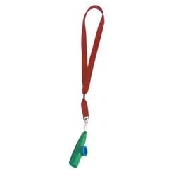         Kazoo aus Kunststoff, mit Umhängeschnur
    
