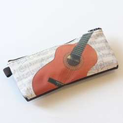         Stift-Etui Gitarre 20x10 cm
    