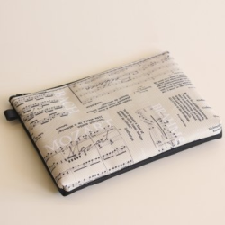         Kulturbeutel Music 24,5x18 cm
    